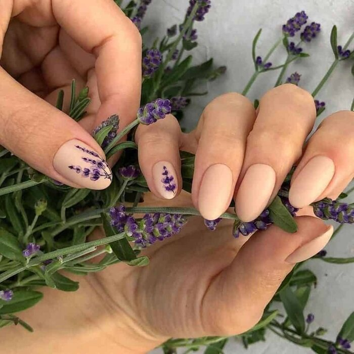 Mẫu nail lấy ý tưởng từ loài hoa lavender xinh xắn