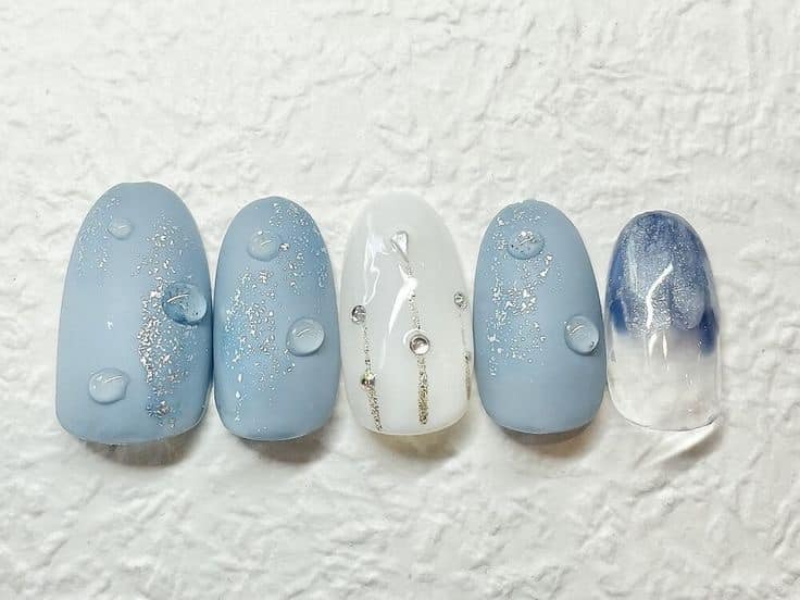 Rain pattern on the nails