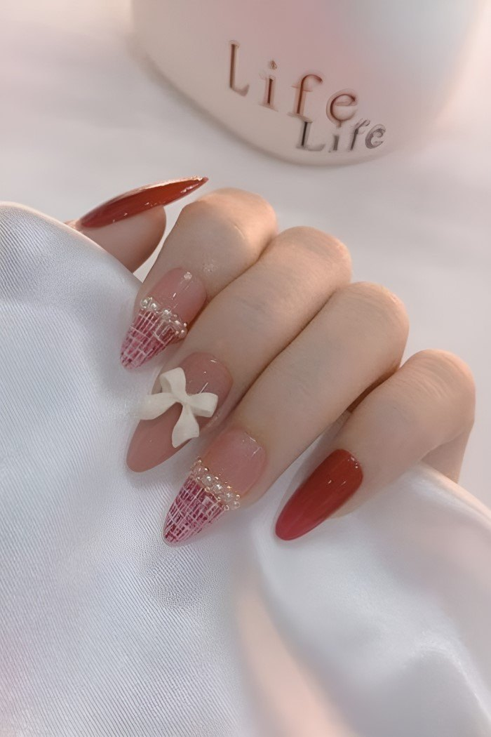 Mẫu móng tròn nhọn đẹp màu đỏ hồng