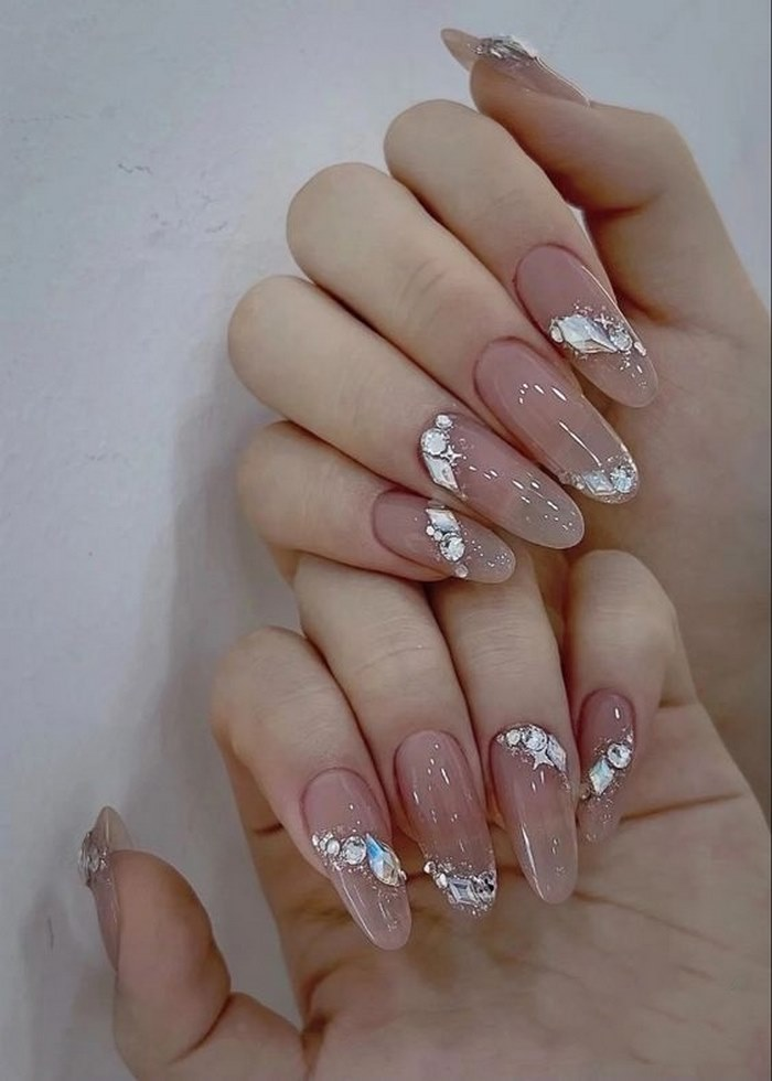 Pink tone transparent paint combined with sparkling charm
