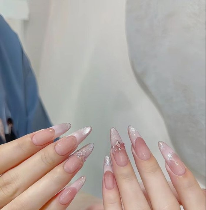 Beautiful pink pointed nail style