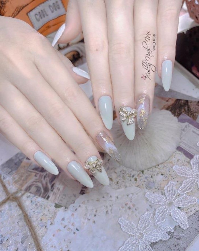 Nail tròn nhọn form dài màu trắng đục