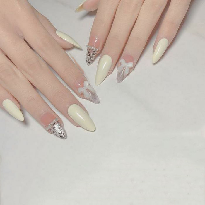 Outstanding nail color tone for women, suitable for white skin