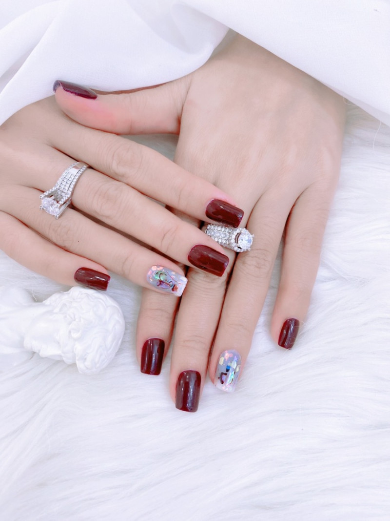 Tạo điểm nhấn với móng 2 màu đầy sáng tạo