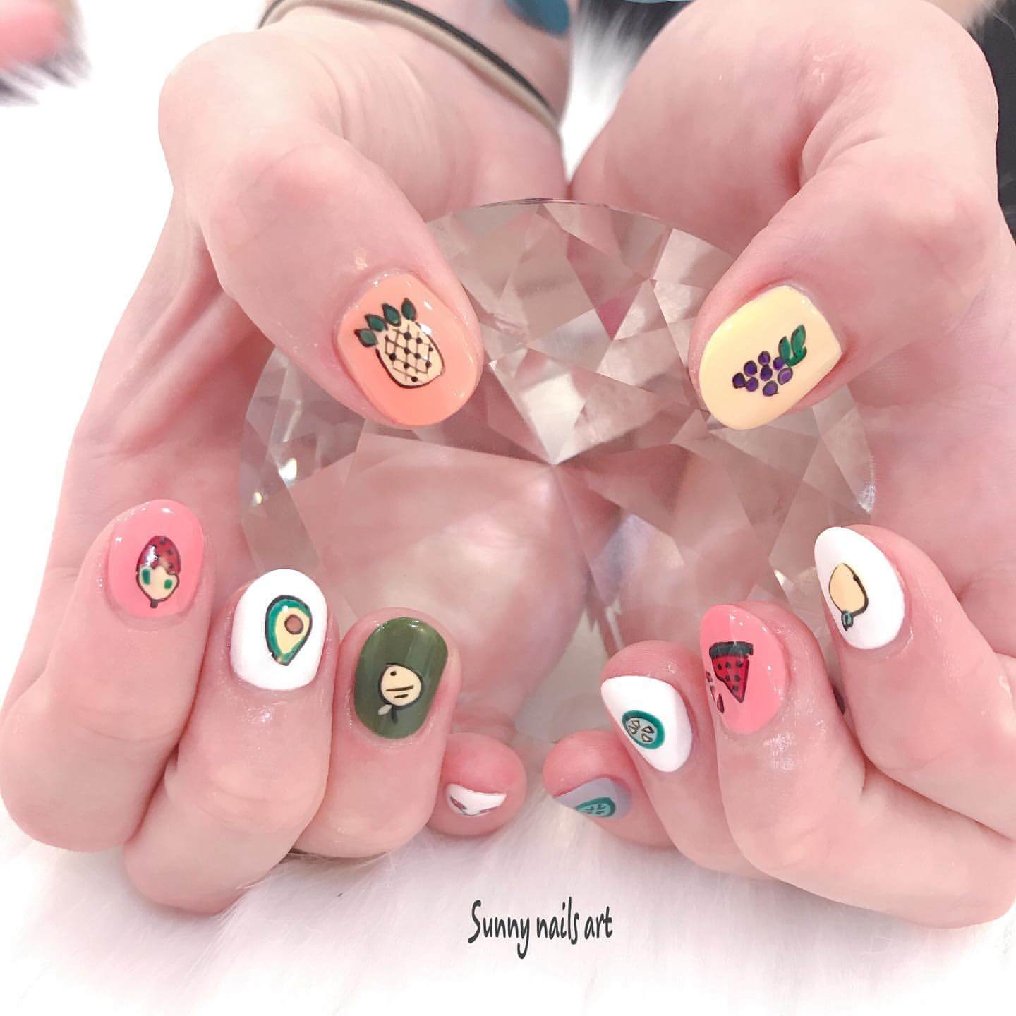 Milky tea-colored nail designs — design 4