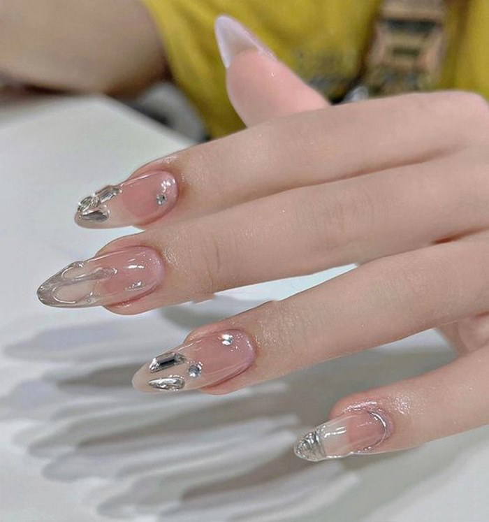 The splendid beauty of nails studded with stones