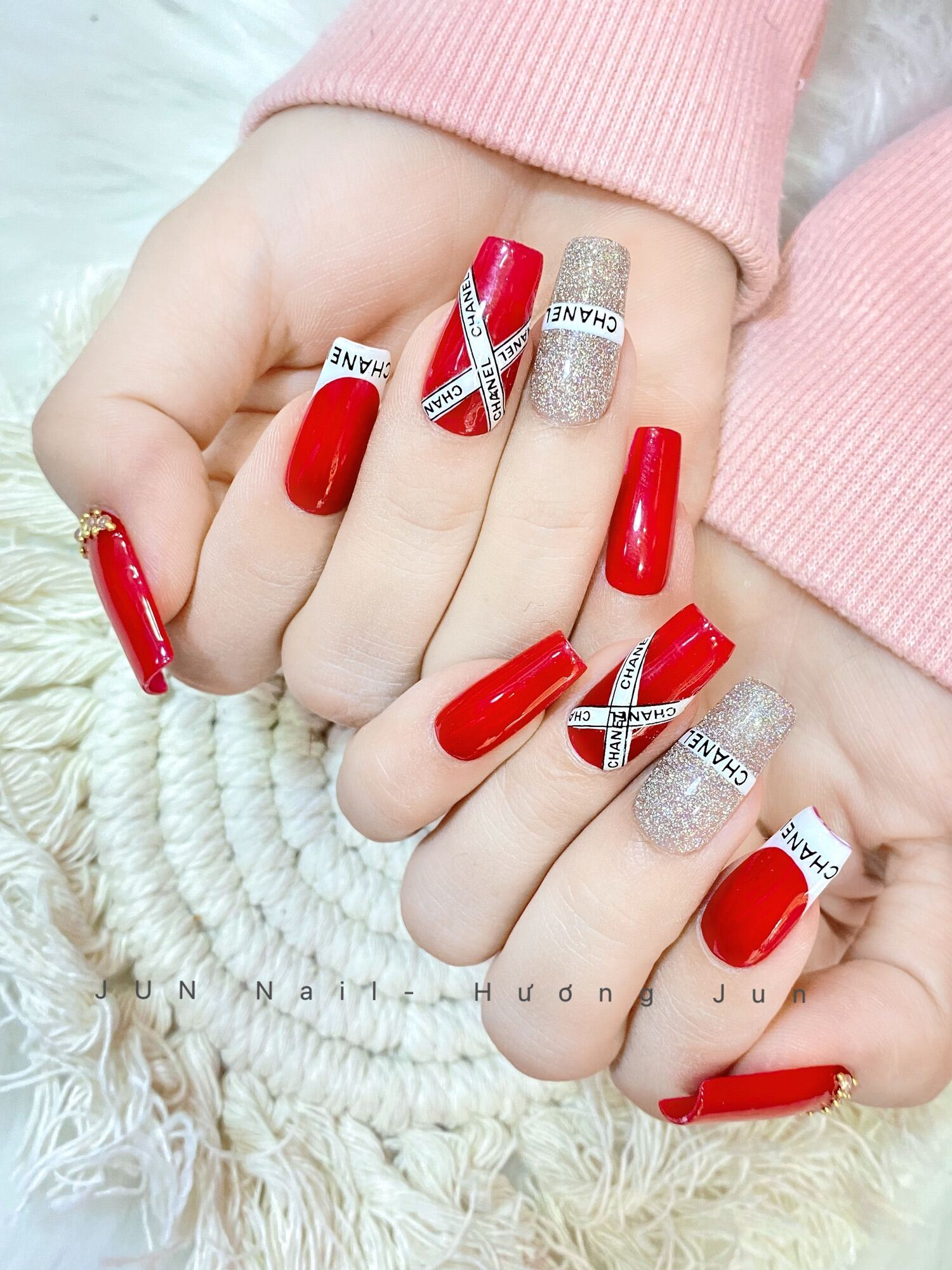Elegant chanel-inspired nail designs — design 50