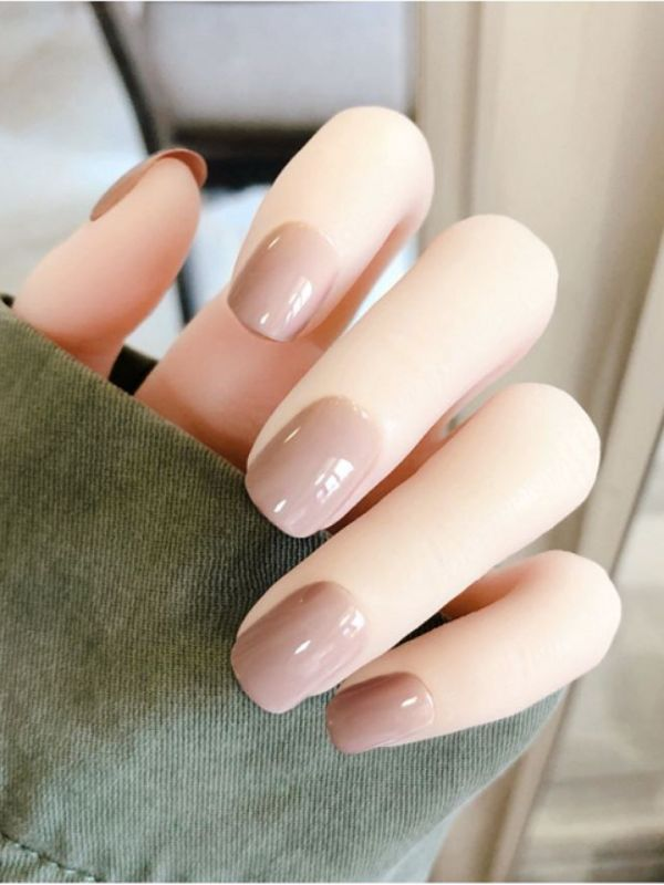 Milky tea-colored nail designs — design 37