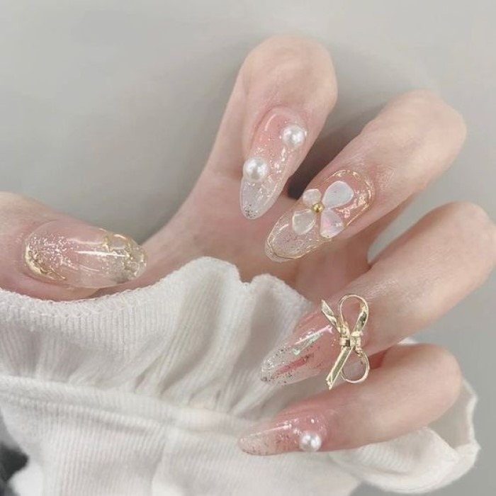 Nail nhọn tròn cho những cô nàng thích phong cách tiểu thư dịu dàng