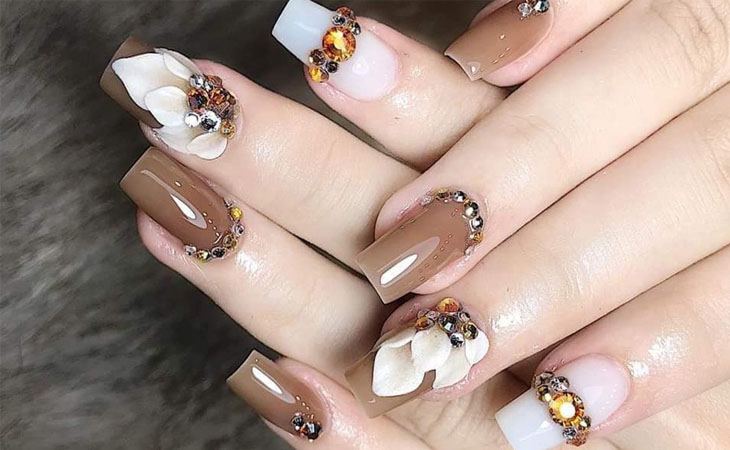 Sparkling rhinestone nail designs — design 38