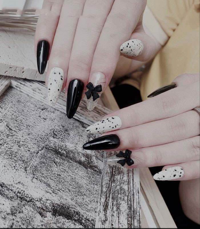 White nail designs for muses