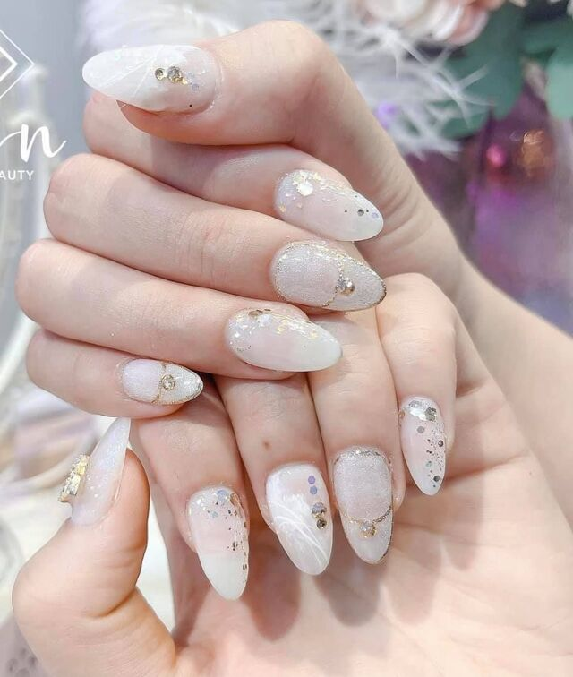 Sự lấp lánh không bao giờ là đủ: Mẫu nail đính ngọc trai! 💖💎