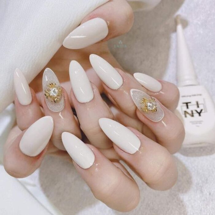 Beautiful pointed nails