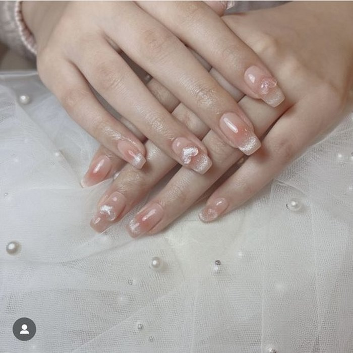 Cat eye nails for young people