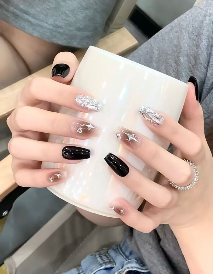 Beautiful jelly nail design with the highlight being the contrast between the nails