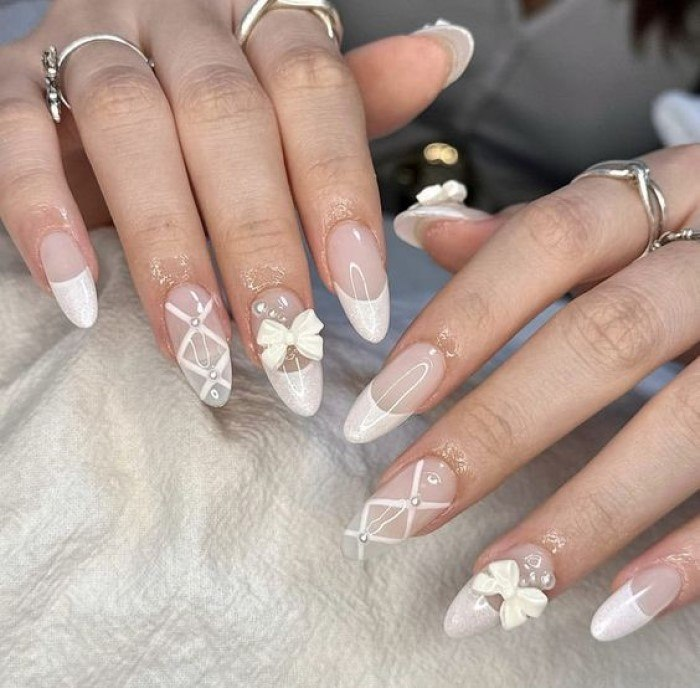 Impressive white and pink pointed nail design