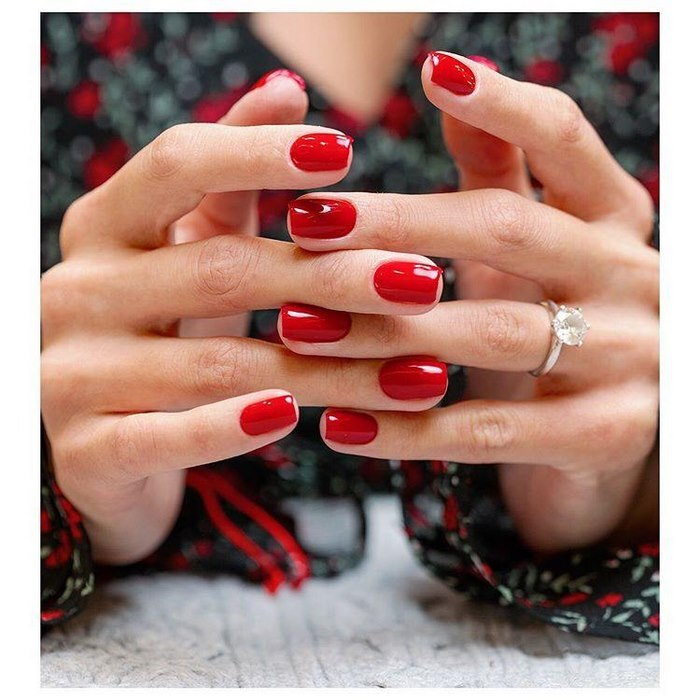 Short nail design painted in one simple color