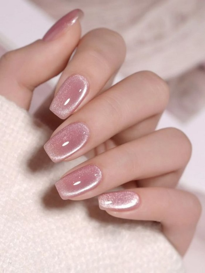 Simple cat eye nail design