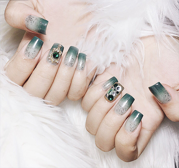 Luxury gucci-inspired nail designs — design 51