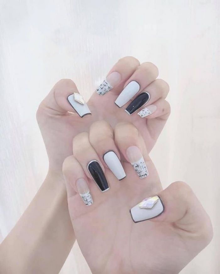 Black and white nails have never gone out of style