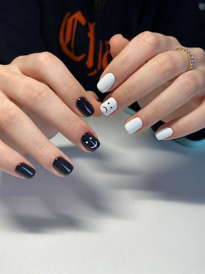 Diverse styles with 2-color minimalist nails