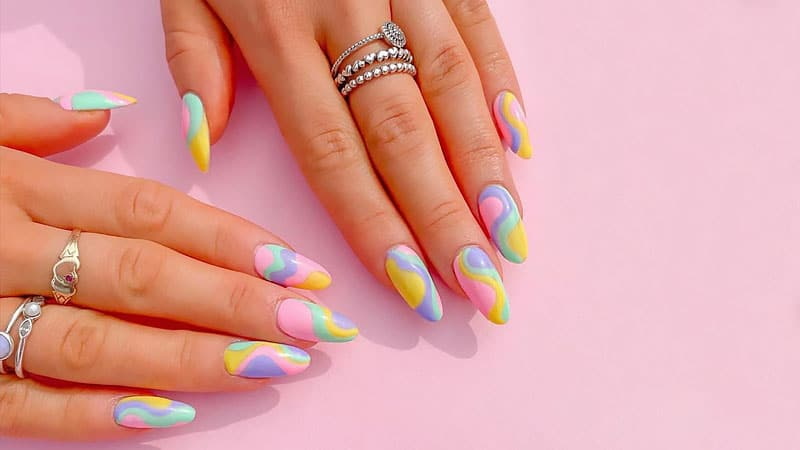 Sự tinh tế được đúc kết trong từng đường nét của móng acrylic