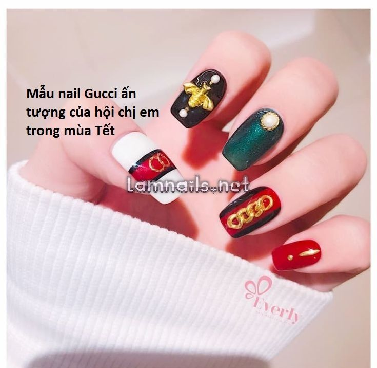 Luxury gucci-inspired nail designs — design 72