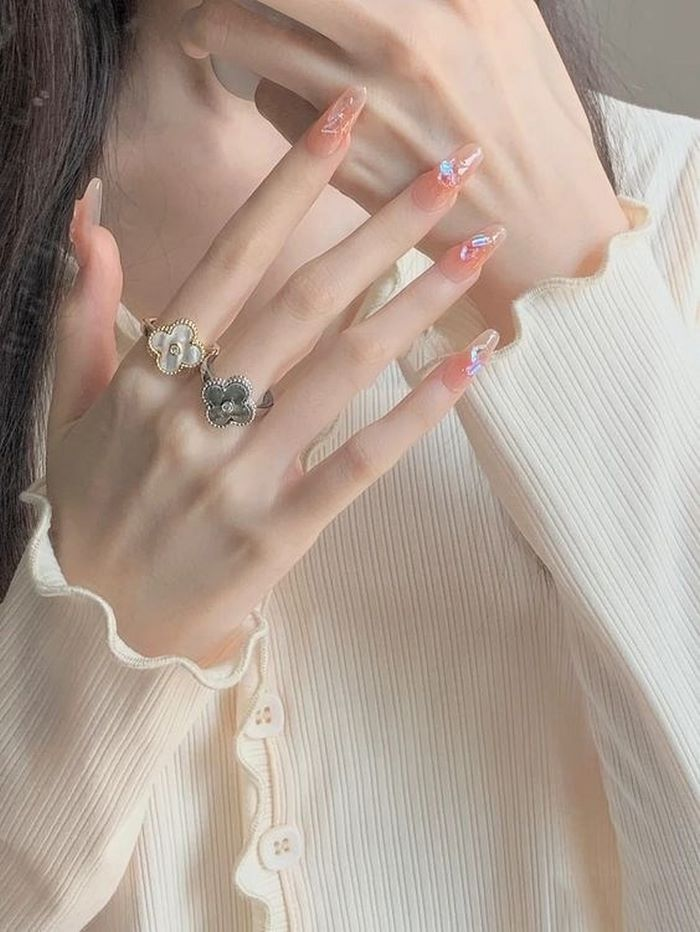 Soft pink jelly nail designs with rhinestones — design 35