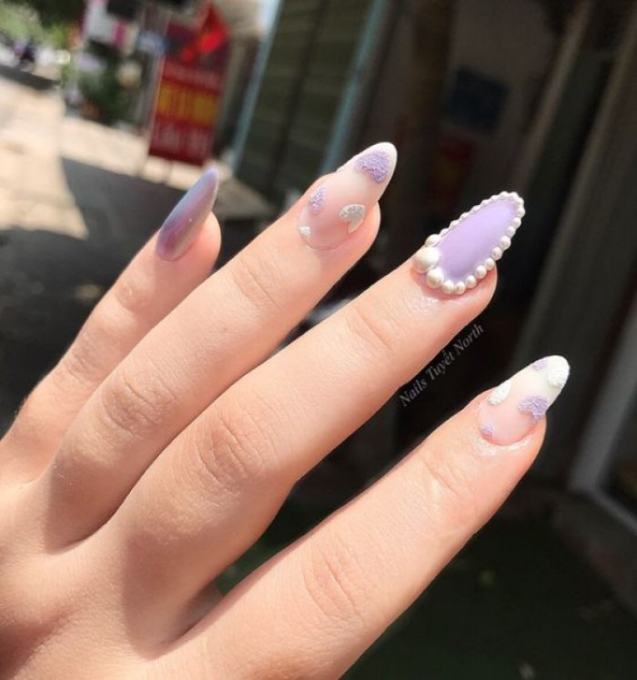 Mẫu nail tròn nhọn tím phối trắng độc đáo