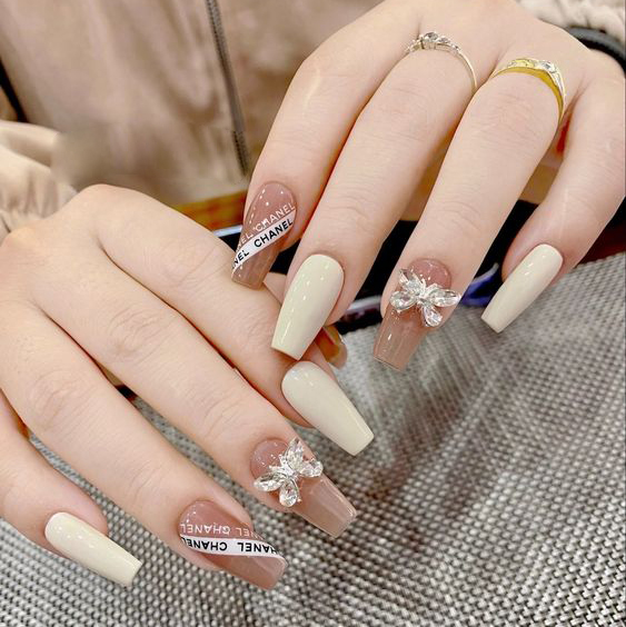 Elegant chanel-inspired nail designs — design 46