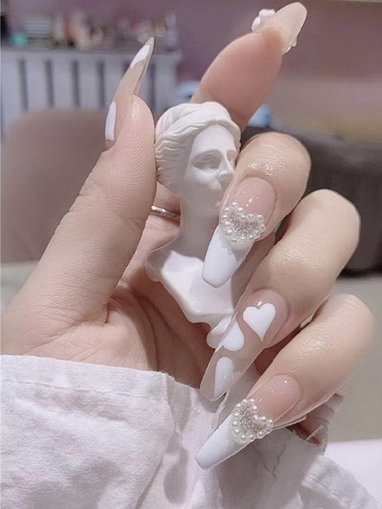 Check out beautiful wedding party nails