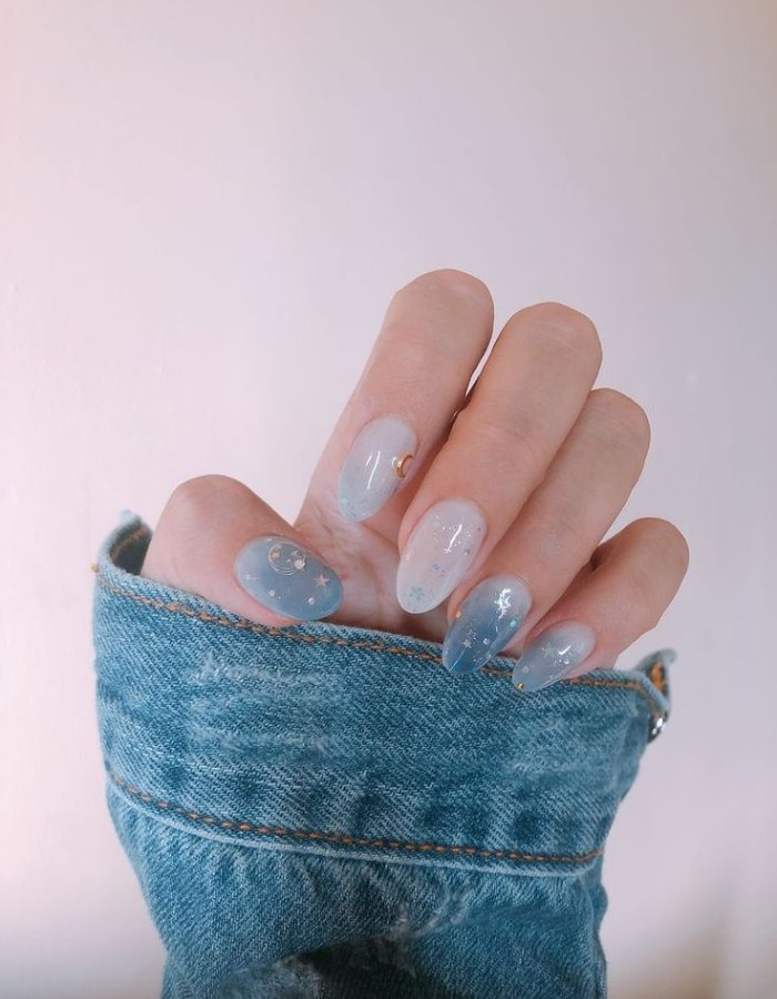 Painted in jelly color with beautiful blue and white sky theme