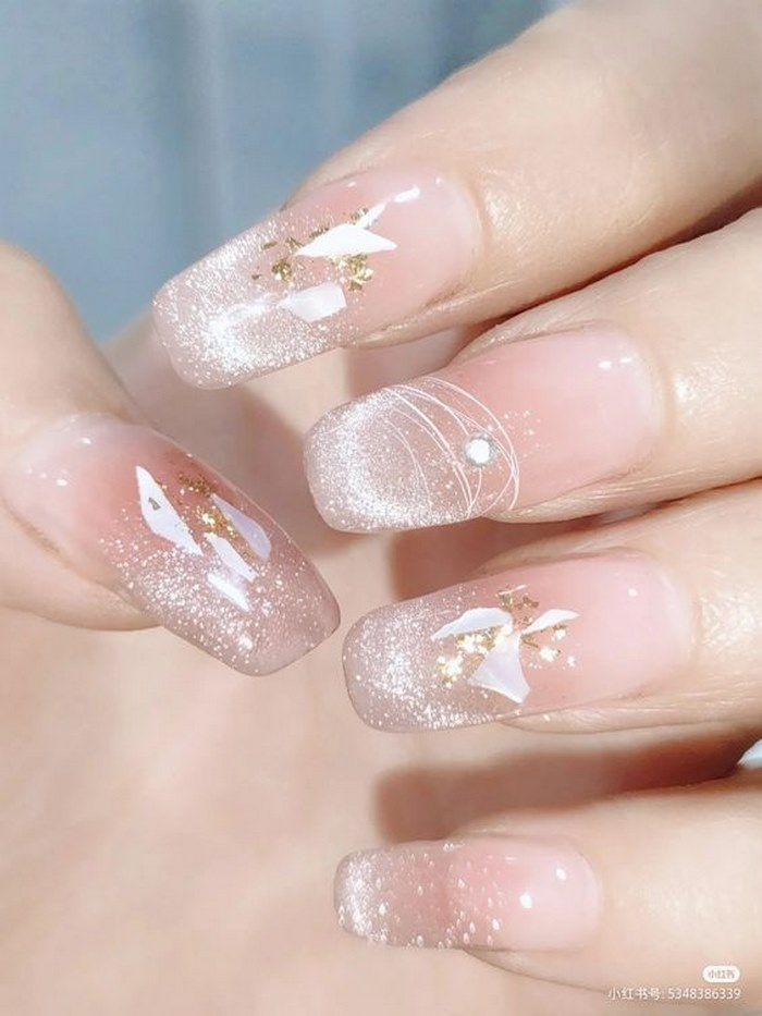 Impressively beautiful cat eye nail design