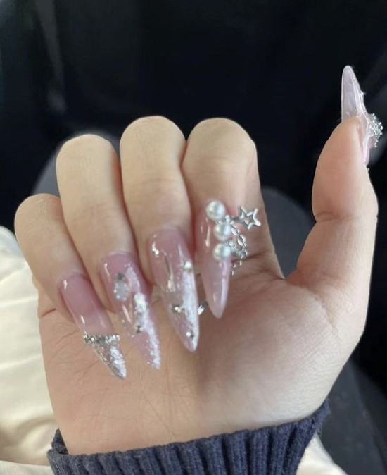Create beautiful party nails