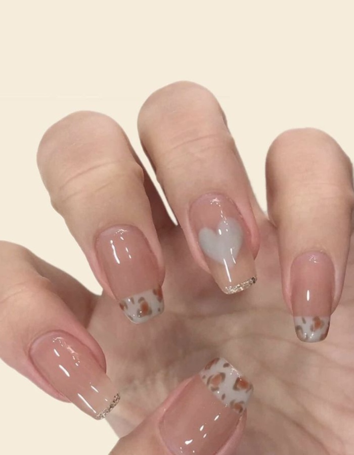 Jelly colored nail designs with fancy patterns for female students