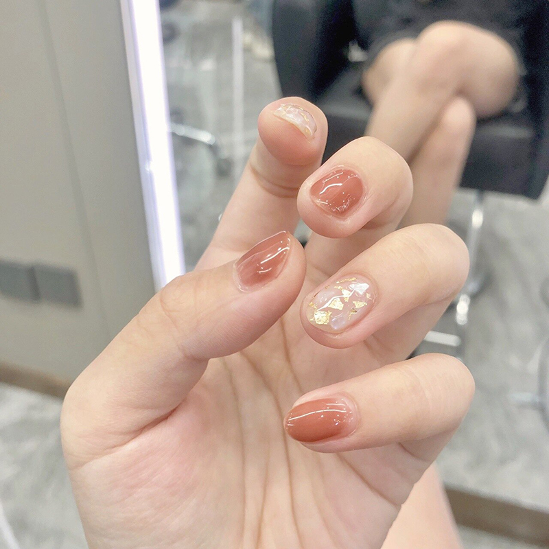 Milky tea-colored nail designs — design 41