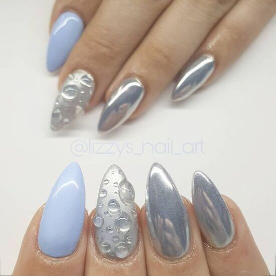 Một trong những kiểu nail nổi bật là nail bài , những đường nét tinh tế và độc đáo tạo ra một diện mạo mới lạ cho đôi bàn tay.