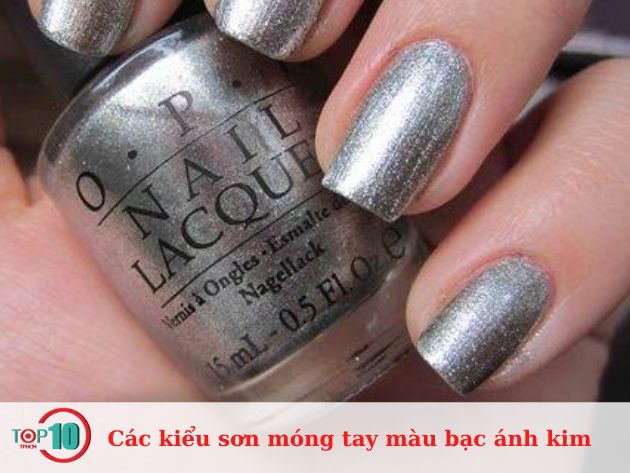 Show off your elegant beauty with this silver nail color! ๐๐
#SilverNailColor