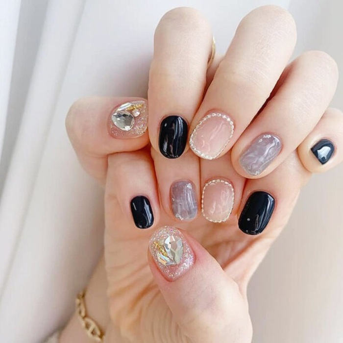 Suggestions for beautiful, luxurious short nails