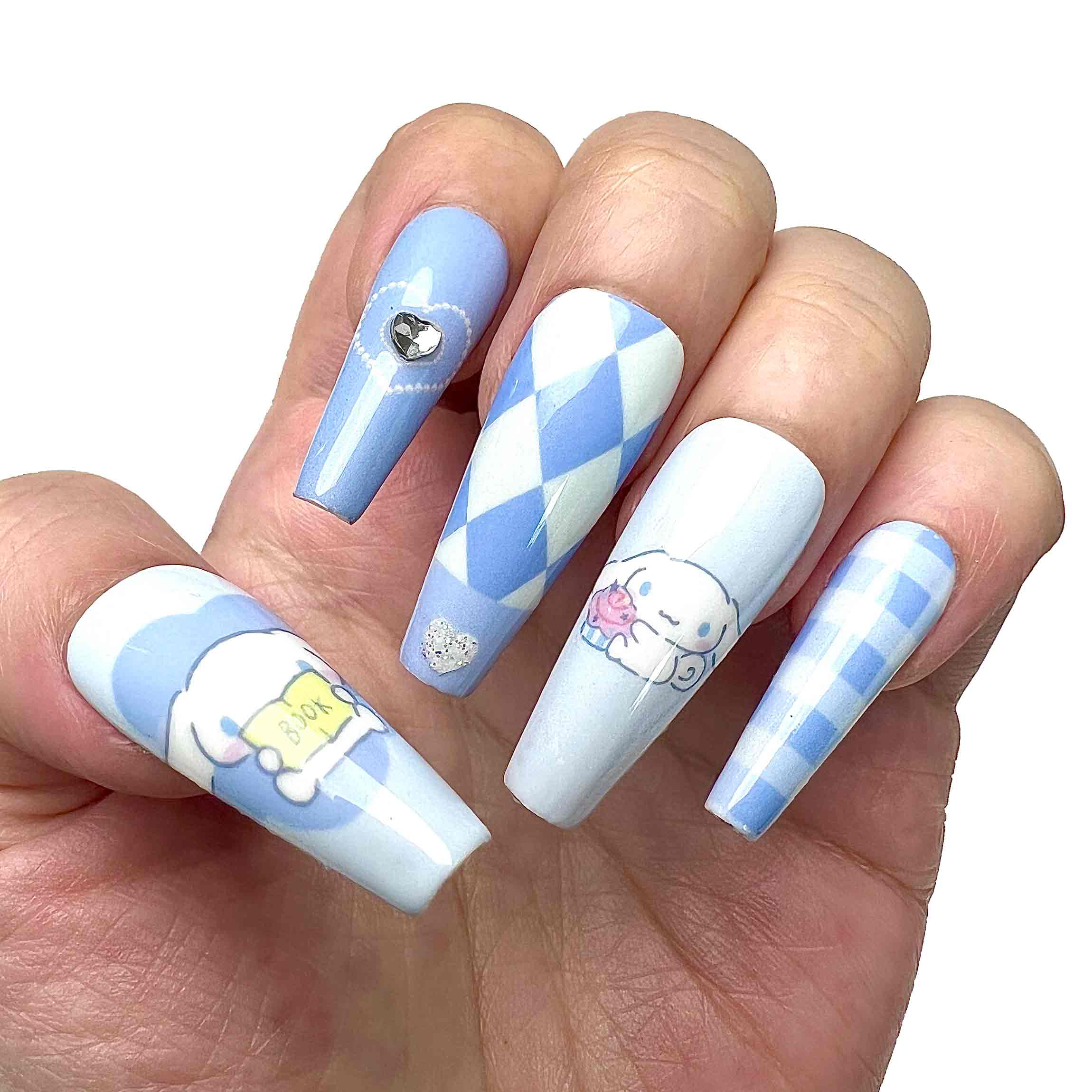 Các bức tranh Cinnamoroll trên móng tay mang đến một cảm giác ngọt ngào và nhẹ nhàng