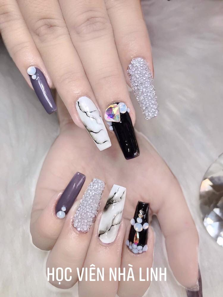 Sparkling rhinestone nail designs — design 43