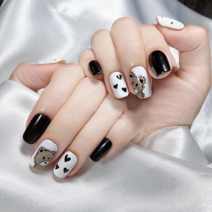 Cute bear pattern on simple base