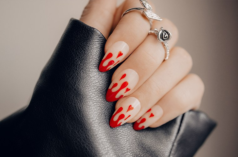 Romantic valentine nail designs — design 36
