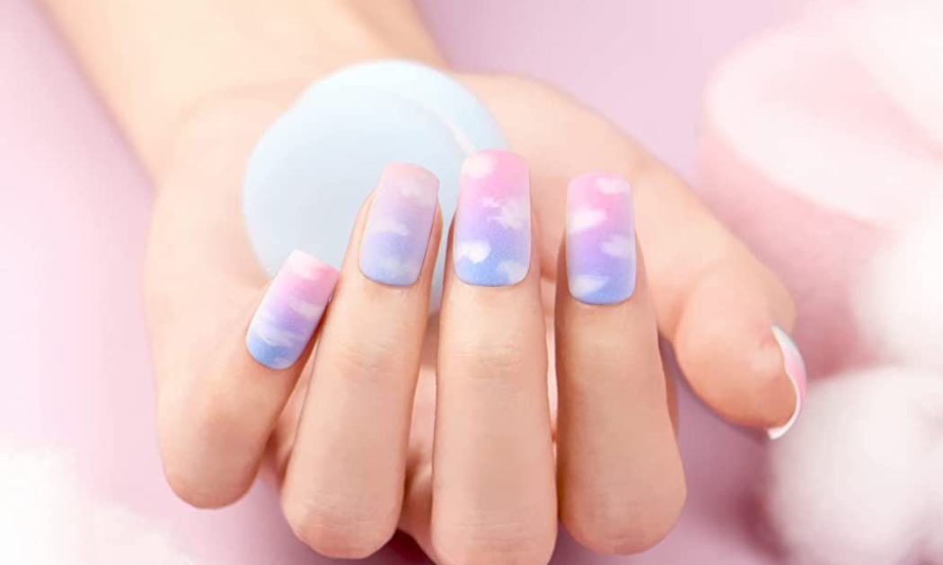 Cloud shaped nail design