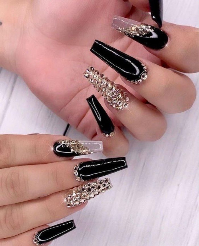 Chic black nail designs with square tips, black accents — design 28