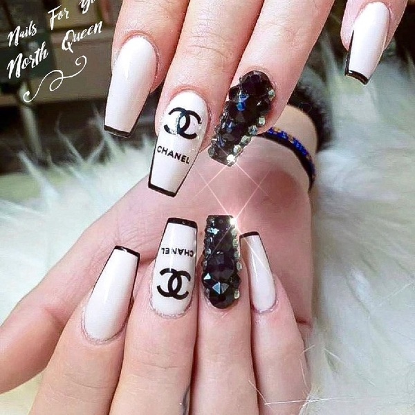 Elegant chanel-inspired nail designs — design 70