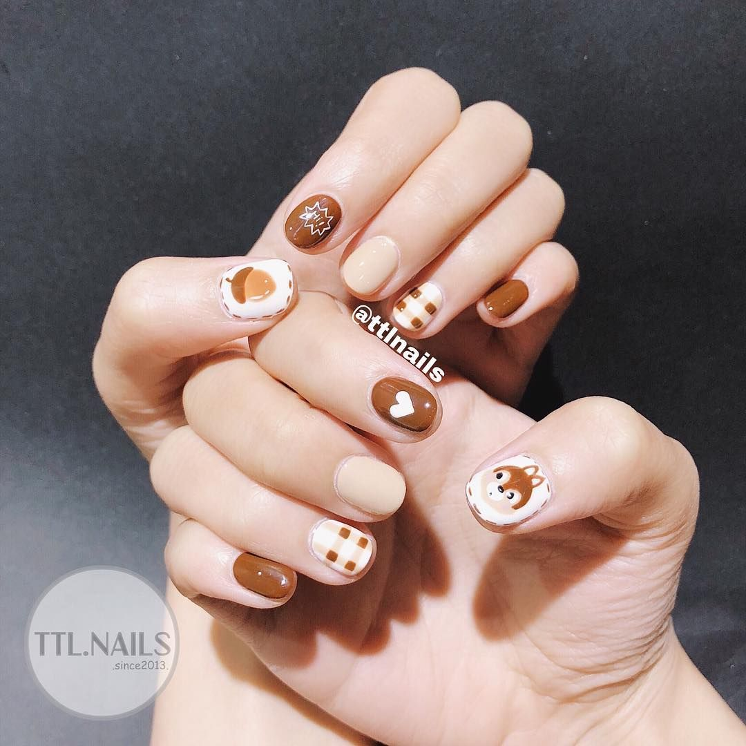 Milky tea-colored nail designs — design 22
