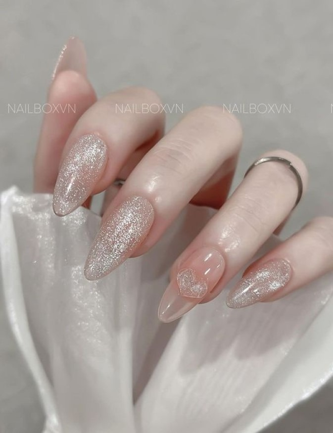 Nails móng tròn kim tuyến lấp lánh