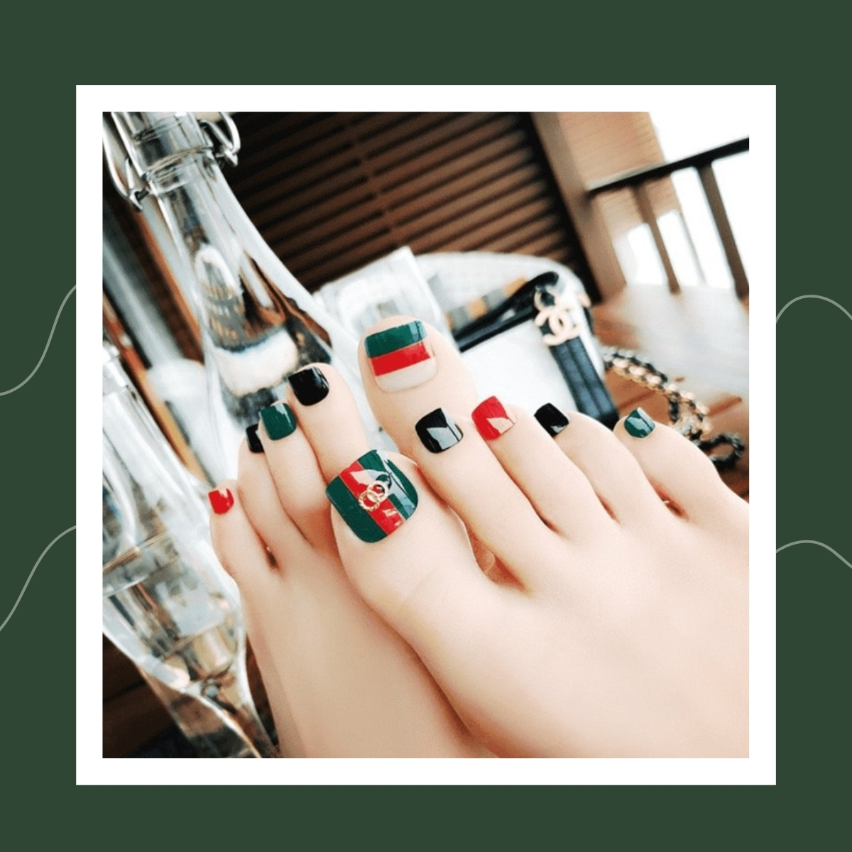 Luxury gucci-inspired nail designs — design 33