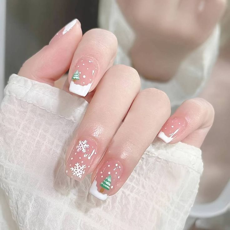 Winter patterned nails